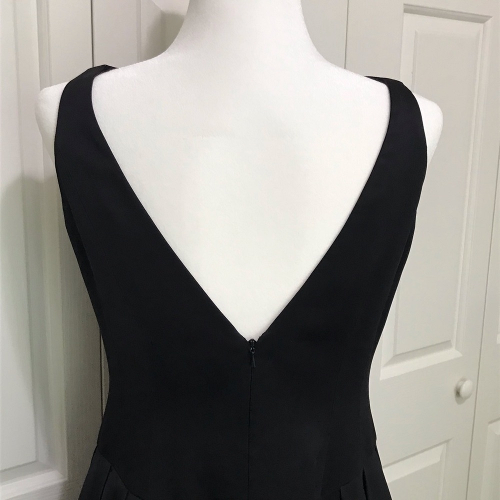 90s Carmen Marc Valvo Collection Black Satin V Back Cocktail Evening Dress 8 - Picture 6 of 16